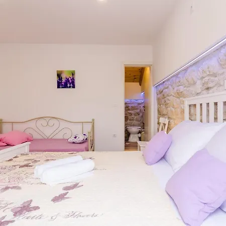 Дом отдыха Family Friendly House With A Swimming Pool Mihanici, Dubrovnik - 15367 Цавтат