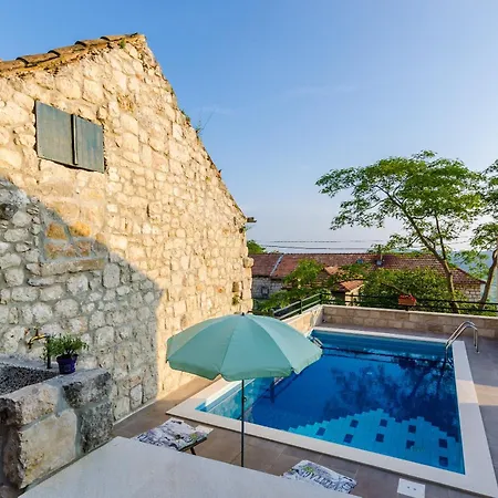 Дом отдыха Family Friendly House With A Swimming Pool Mihanici, Dubrovnik - 15367 Цавтат