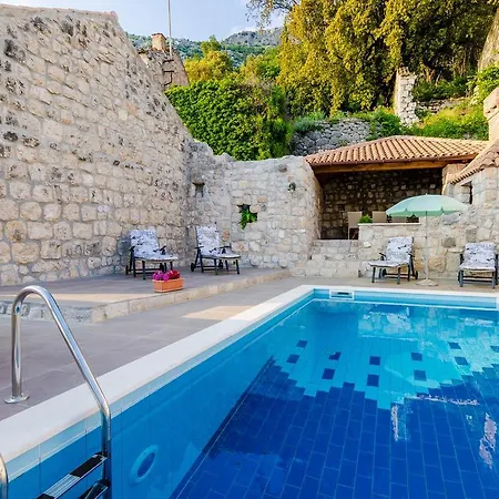Дом отдыха Family Friendly House With A Swimming Pool Mihanici, Dubrovnik - 15367 Цавтат